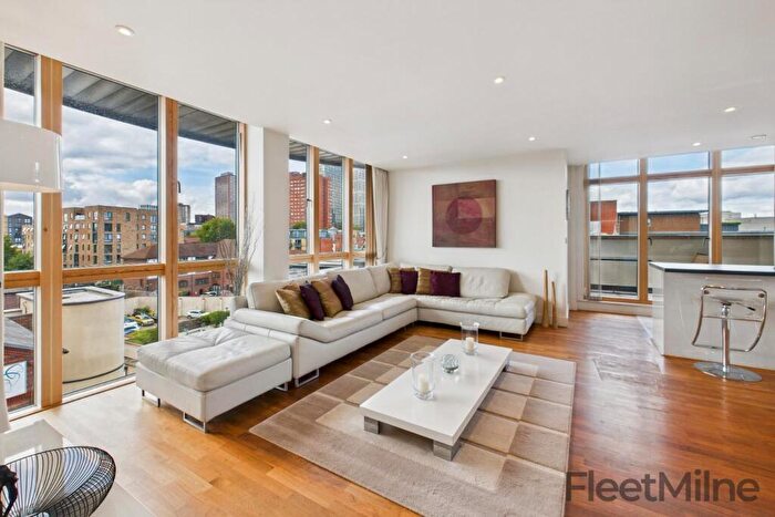 2 Bedroom Penthouse To Rent In Canal Wharf, Waterfront Walk, Birmingham, B1