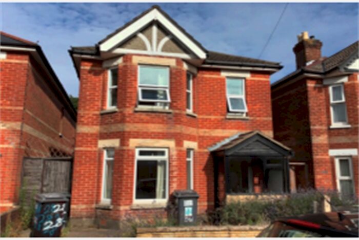 5 Bedroom House To Rent In Bedroom Detached House In Winton, BH9
