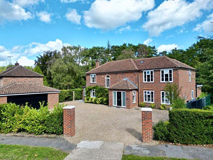 4 Bedroom House For Sale In Llanvair Close, Ascot, SL5