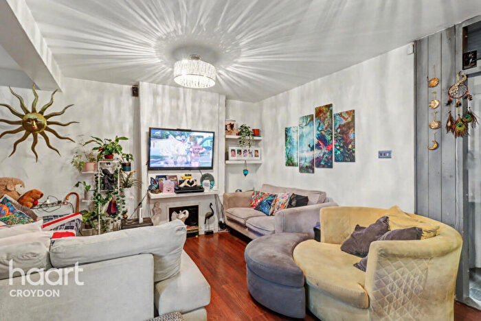 3 Bedroom Terraced House For Sale In Mitcham Road, Croydon, CR0