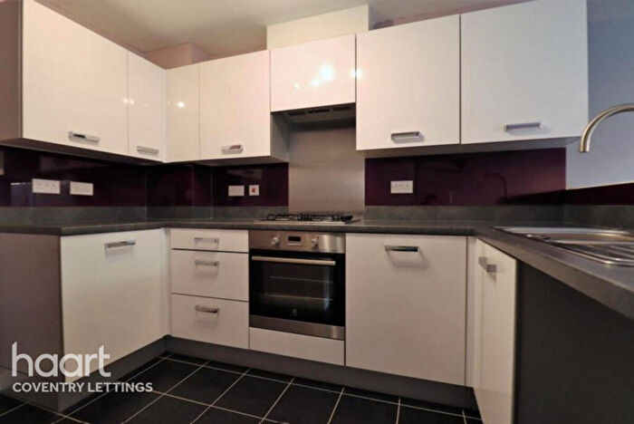 3 Bedroom Town House To Rent In Queen Elizabeth Road, Nuneaton, CV10