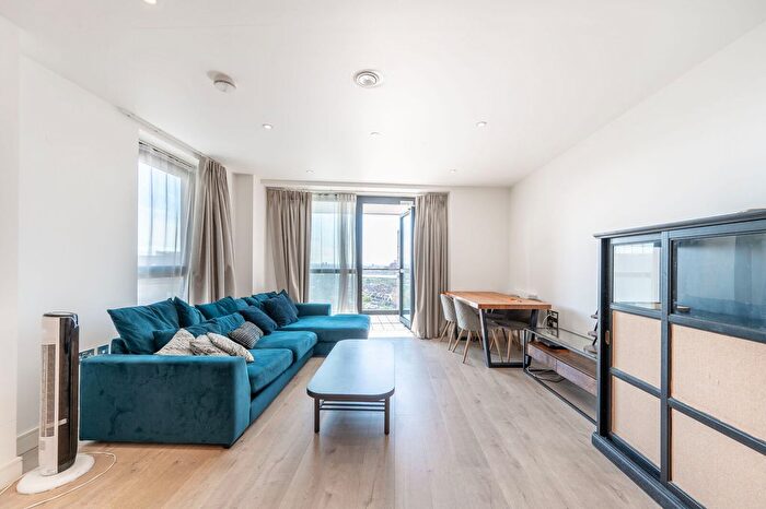 2 Bedroom Flat To Rent In South Way, Wembley Park, Wembley, HA9