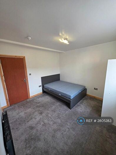 2 Bedroom Flat To Rent In Eccles New Road, Salford, M5