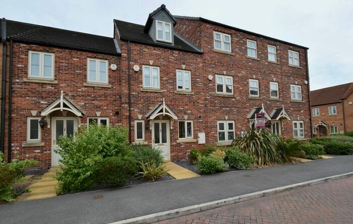 2 Bedroom Town House To Rent In Dovecote, Wombwell, Barnsley, S73