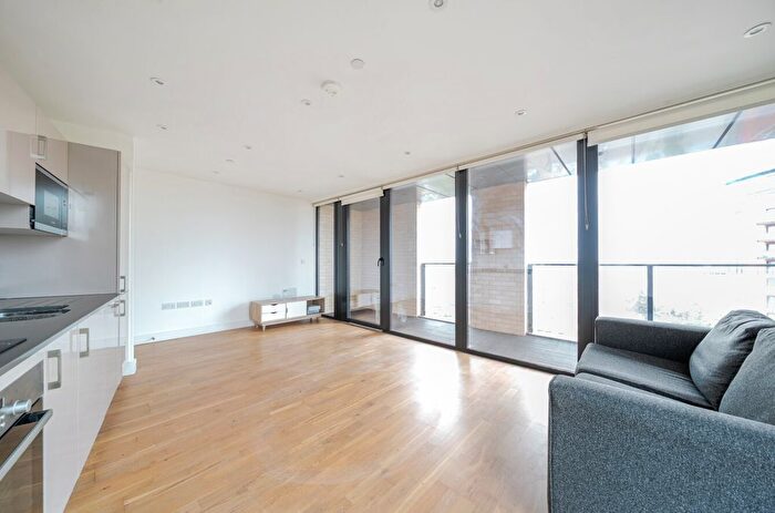 1 Bedroom Flat To Rent In Burgess Springs, Chelmsford, CM1