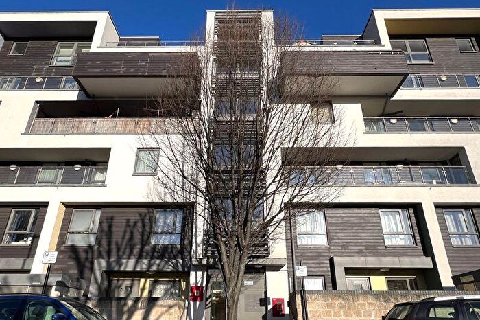 1 Bedroom Flat To Rent In Tiller Road, Isle Of Dogs, E14