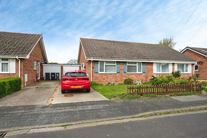 2 Bedroom Bungalow For Sale In Glebe Close, Hayling Island, Hampshire, PO11