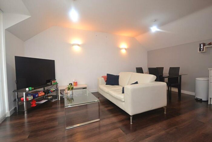 2 Bedroom Apartment To Rent In Crown Place, Reading, RG1