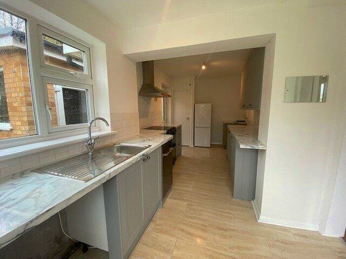 2 Bedroom Bungalow To Rent In Gorse Way, Hartley, Longfield, Kent, DA3