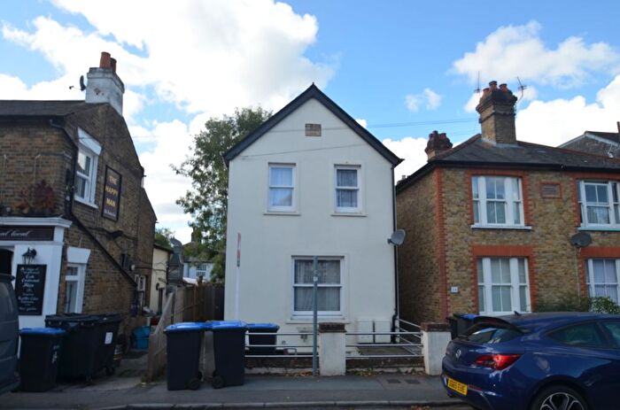 1 Bedroom Flat To Rent In Harvest Road, Englefield Green, Egham, TW20