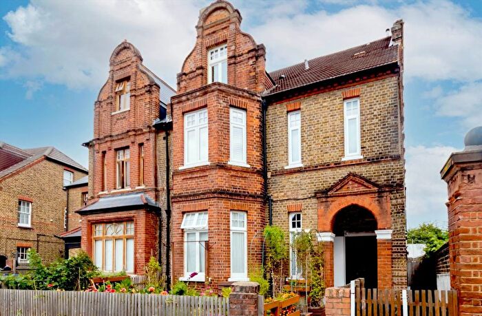 1 Bedroom Flat To Rent In Newburgh Road, London, W3