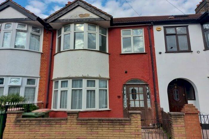 4 Bedroom Property To Rent In Ravenhill Road, London, E13