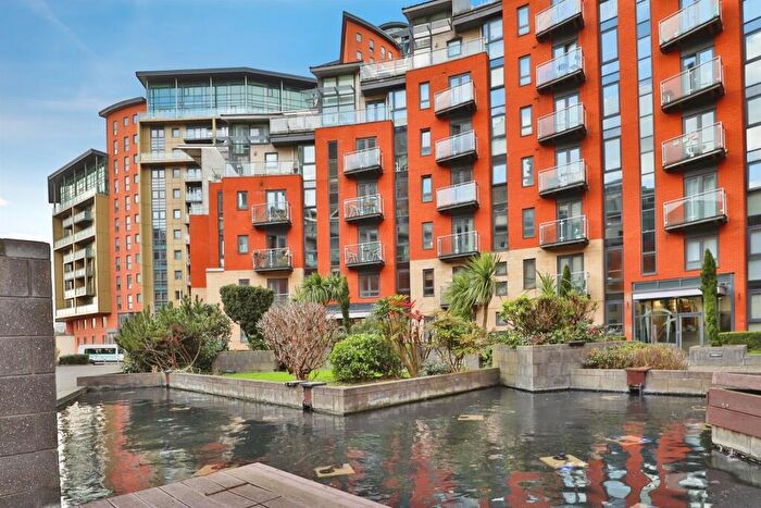 2 Bedroom Apartment For Sale In Gotts Road, Leeds, LS12