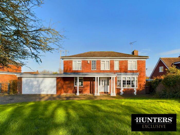 4 Bedroom Detached House For Sale In Southside, Kilham, Driffield, YO25