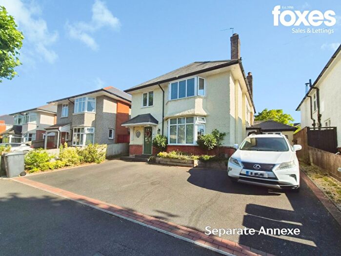 5 Bedroom Detached House To Rent In Glenmoor Road, Bournemouth, Dorset, BH9