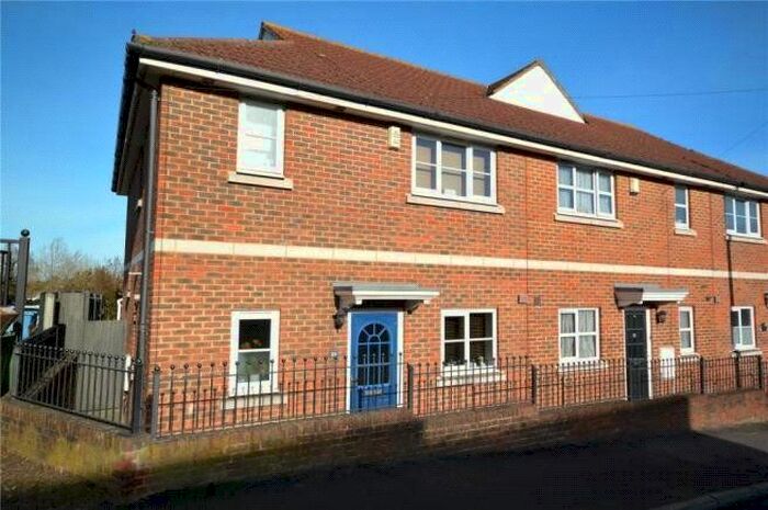 3 Bedroom End Of Terrace House To Rent In Station Road, Longfield, Kent, DA3