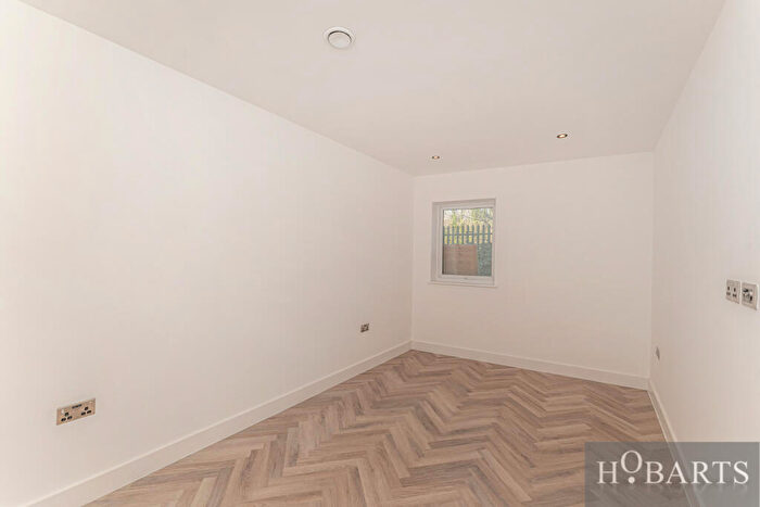2 Bedroom Flat For Sale In Flat, Eastern Escape House, Dagmar Road, N4