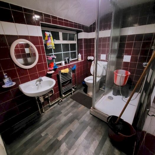 3 Bedroom Semi-Detached House To Rent In Montague Waye, Southall UB2