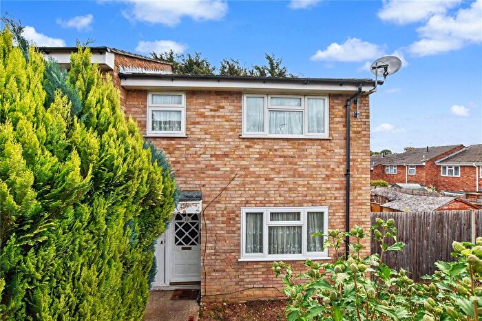 3 Bedroom End Terrace House For Sale In Braeside Crescent, Bexleyheath, Kent, DA7
