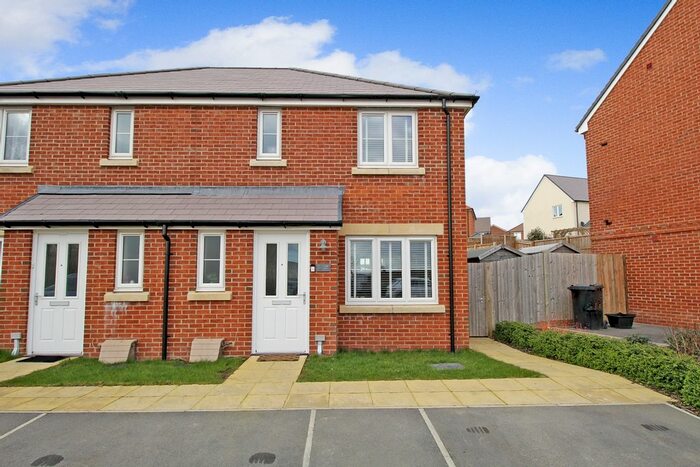 3 Bedroom Semi-Detached House To Rent In Bello Abbey Way, Alton, Hampshire, GU34