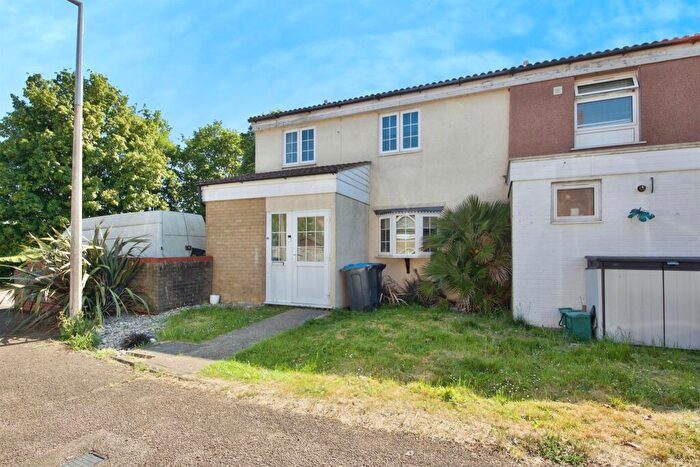 4 Bedroom End Of Terrace House For Sale In Mallows Green, Harlow, CM19