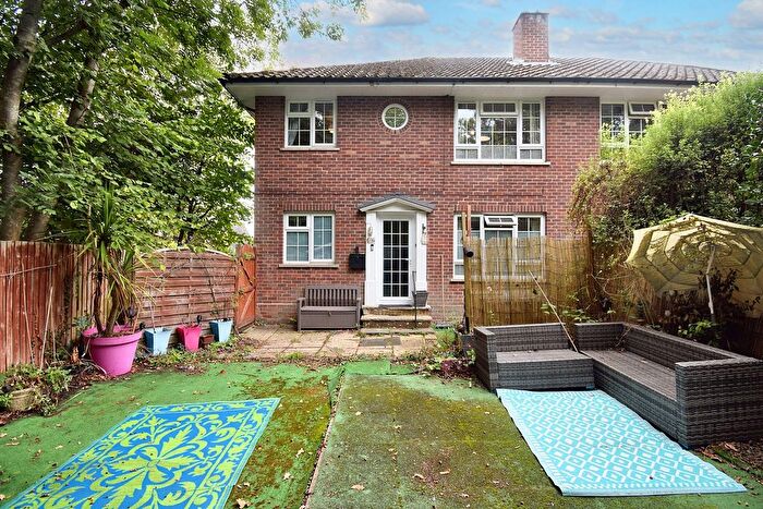 2 Bedroom Maisonette For Sale In Corinthian Road, Chandler's Ford, SO53