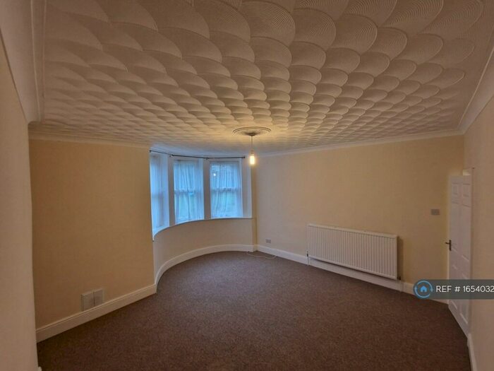 2 Bedroom Flat To Rent In Oakland Road, Redland, Bristol, BS6