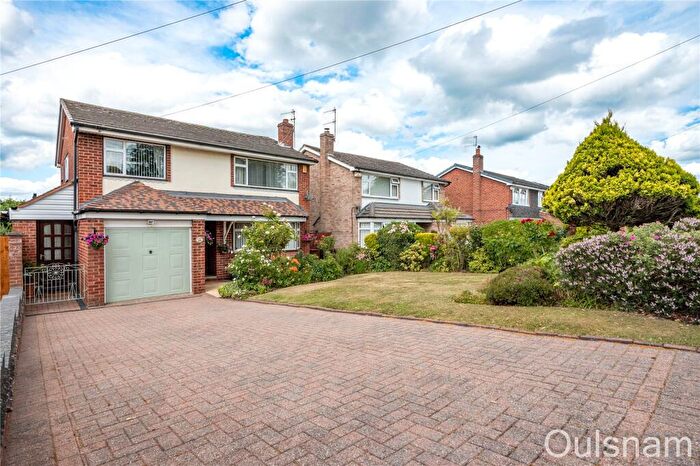 3 Bedroom Detached House For Sale In Kidderminster Road, Bromsgrove, Worcestershire, B61