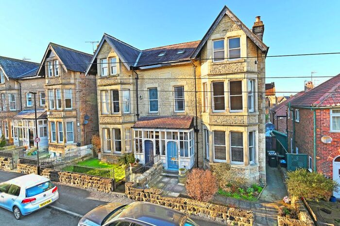 3 Bedroom Maisonette To Rent In West Cliffe Terrace, Harrogate, HG2