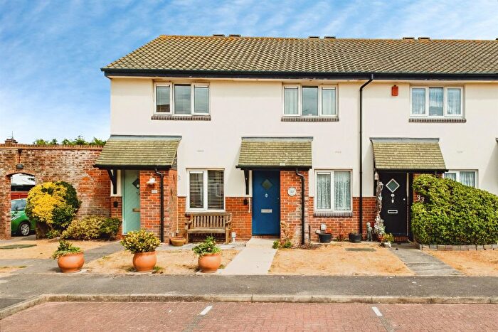 2 Bedroom Terraced House For Sale In Newport Mews, Worthing, BN11