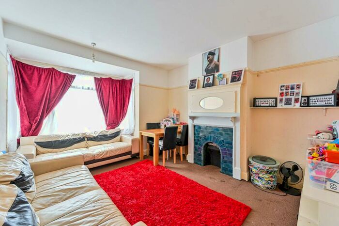 1 Bedroom Flat To Rent In Sherwood Park Road, Mitcham, CR4