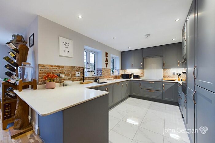4 Bedroom Detached House For Sale In Cedar View, Draycott-in-the-clay, DE6