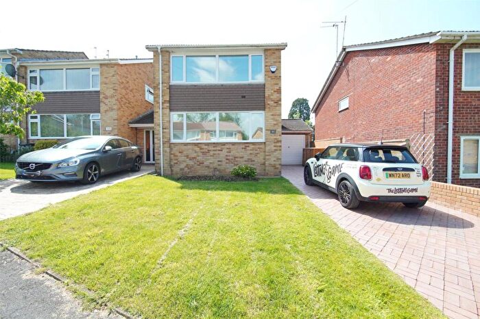 3 Bedroom Link Detached House To Rent In Charlton Mead Drive, Brentry, BS10