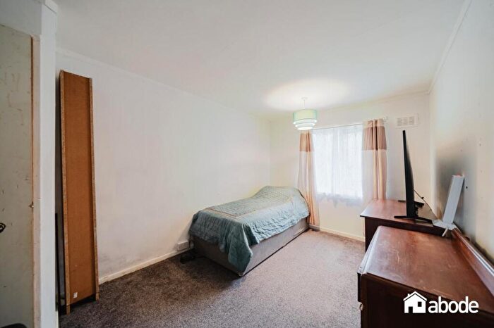 2 Bedroom Semi Detached House For Sale In Kennelwood Avenue, Kirkby, Liverpool, L33