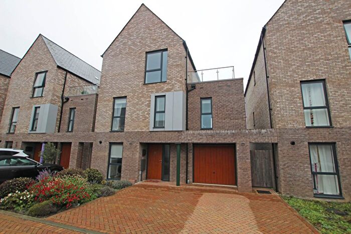 5 Bedroom Detached House For Sale In Macauley Drive, Eastbourne, BN23