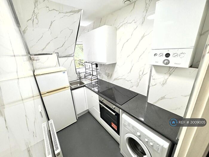 1 Bedroom Flat To Rent In Derby Road, Nottingham, NG7