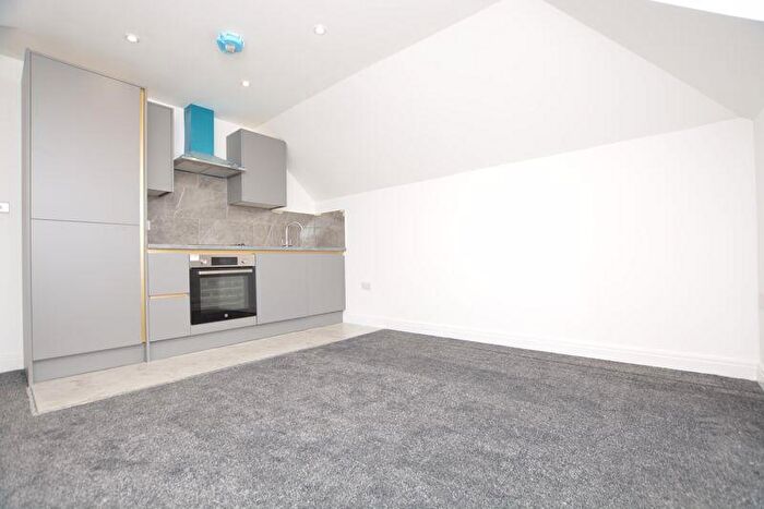 2 Bedroom Flat To Rent In Station Road, High Wycombe, HP13
