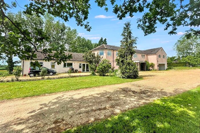 9 Bedroom Detached House For Sale In The Drive, High Street, Riseley, MK44