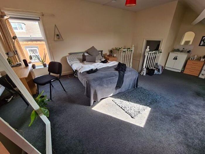 2 Bedroom House To Rent In Granby View, Leeds, LS6