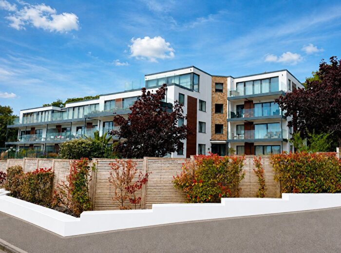 2 Bedroom Apartment For Sale In Wykeham Lodge Chaddesley Glen, Sandbanks, BH13