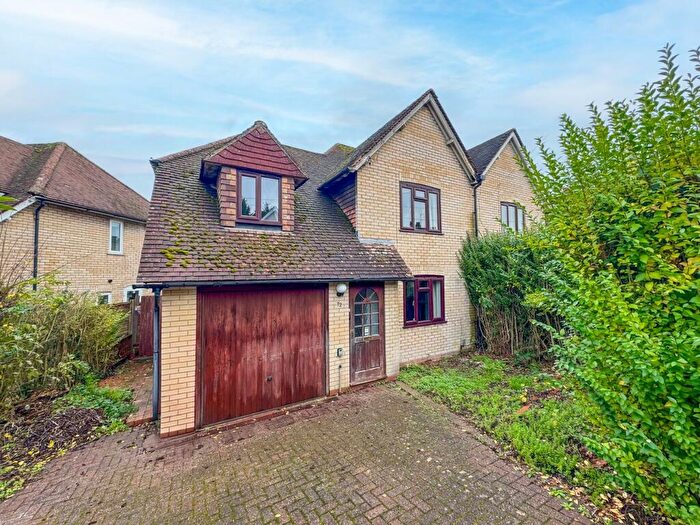 3 Bedroom Semi Detached House For Sale In Raymond Crescent, Guildford, GU2