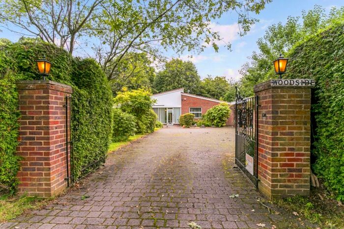 4 Bedroom Bungalow To Rent In Broomfield Park Ascot, SL5