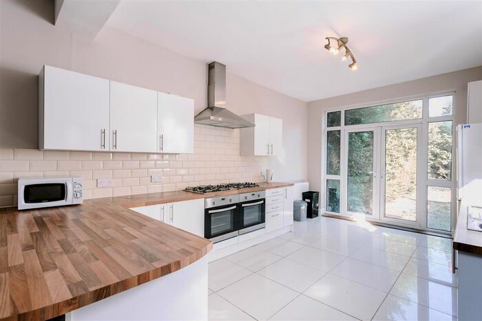 6 Bedroom Property To Rent In Beresford Avenue, Beverley Road, Hull, HU6