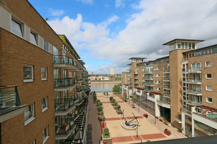 3 Bedroom Flat To Rent In Smugglers Way, London, SW18