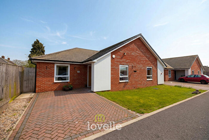 2 Bedroom Semi-Detached Bungalow For Sale In The Cedars, Grimsby, DN34