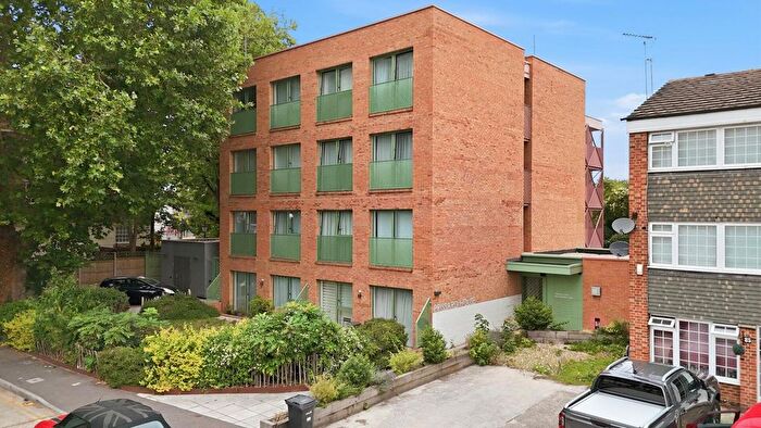 1 Bedroom Flat For Sale In Gardner Close, Wanstead, E11