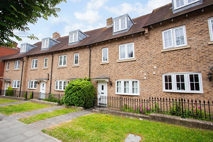 3 Bedroom Detached House For Sale In Upper Chantry Lane, Canterbury, CT1