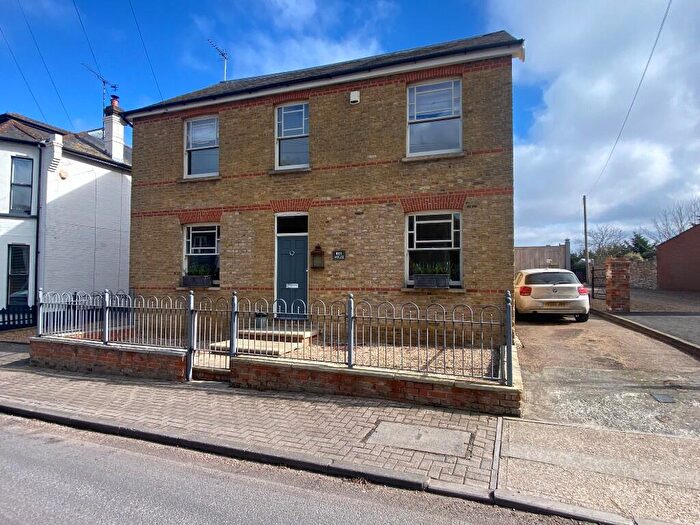 5 Bedroom Detached House For Sale In High Road, SS17