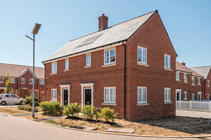 2 Bedroom Maisonette For Sale In Stock Dove Gardens, Boorley Green, Southampton, SO32
