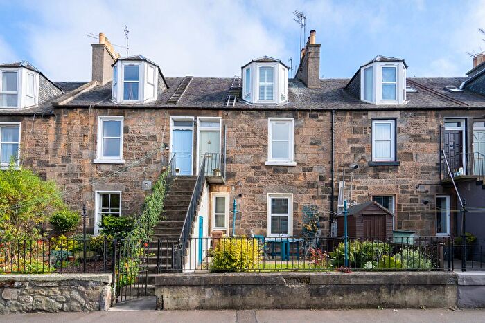 2 Bedroom Flat To Rent In Lady Menzies Place, Edinburgh, EH7